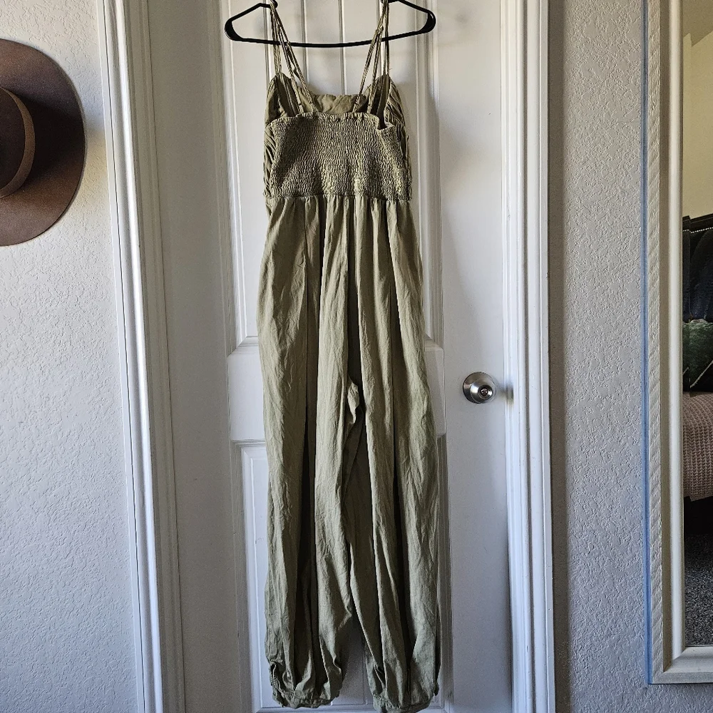 Free People Olive Green Smocked Wide Leg Jumpsuit – Size S (SP) - Picture 4 of 10